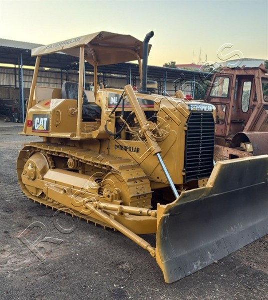 [ VÍDEO ] TRATOR ESTEIRA CATERPILLAR MOD.D4E PS  ANO 1988 - TORK - BOMBA BOSCH - RODANTE BOM ESTADO